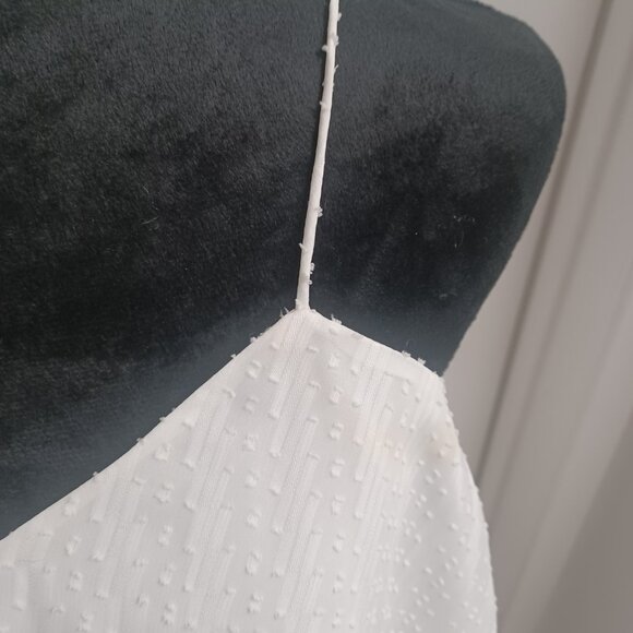 Simple spaghetti strap top in white size S - Picture 3 of 5